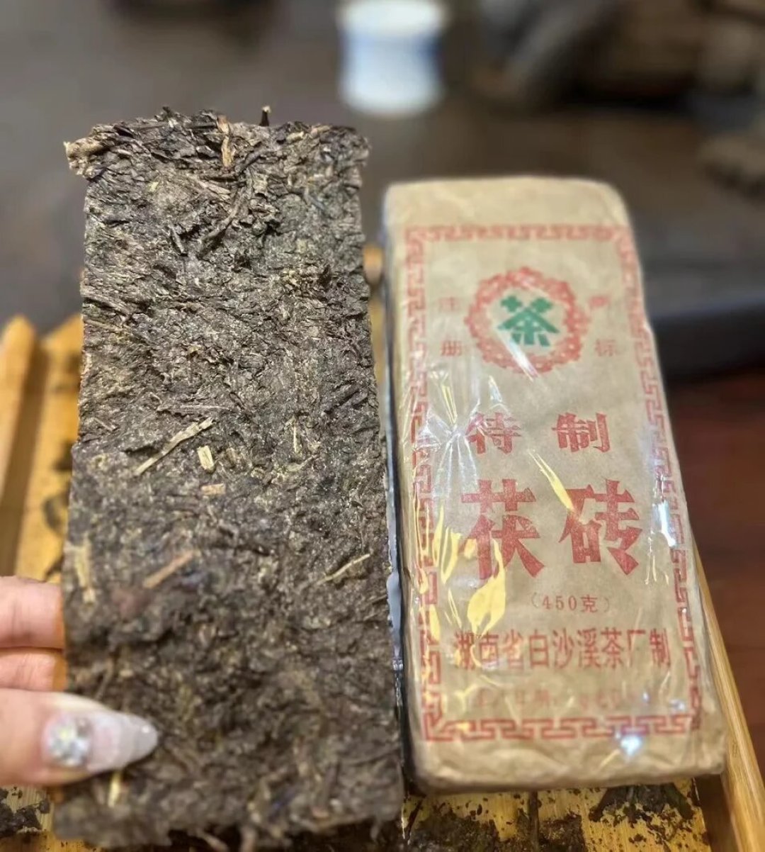 克价4分到1块6，同是白沙溪差出几十倍：入秋囤茶前，先看这张黑茶段位表