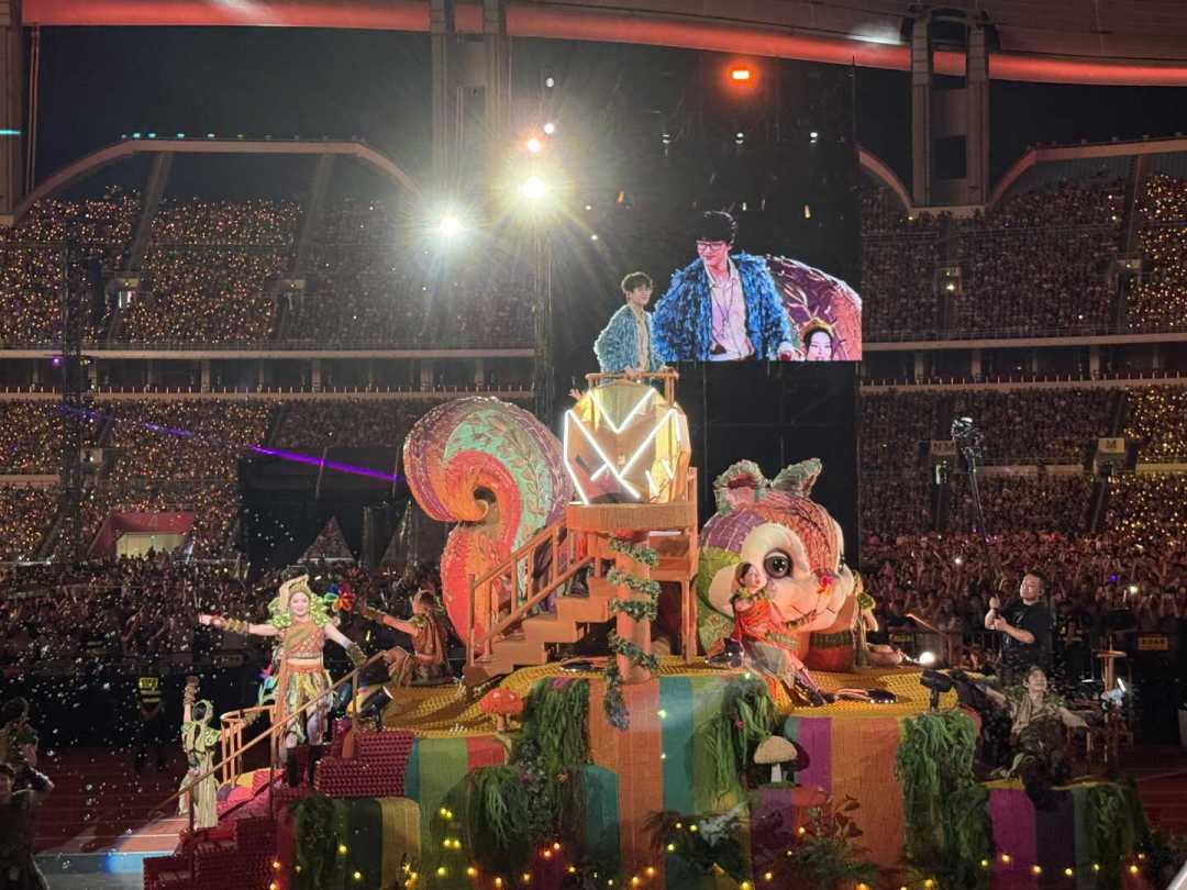 许嵩「安泊猜想」318到1618六档票,到底哪一档值得买?花车巡游把选座逻辑改写了