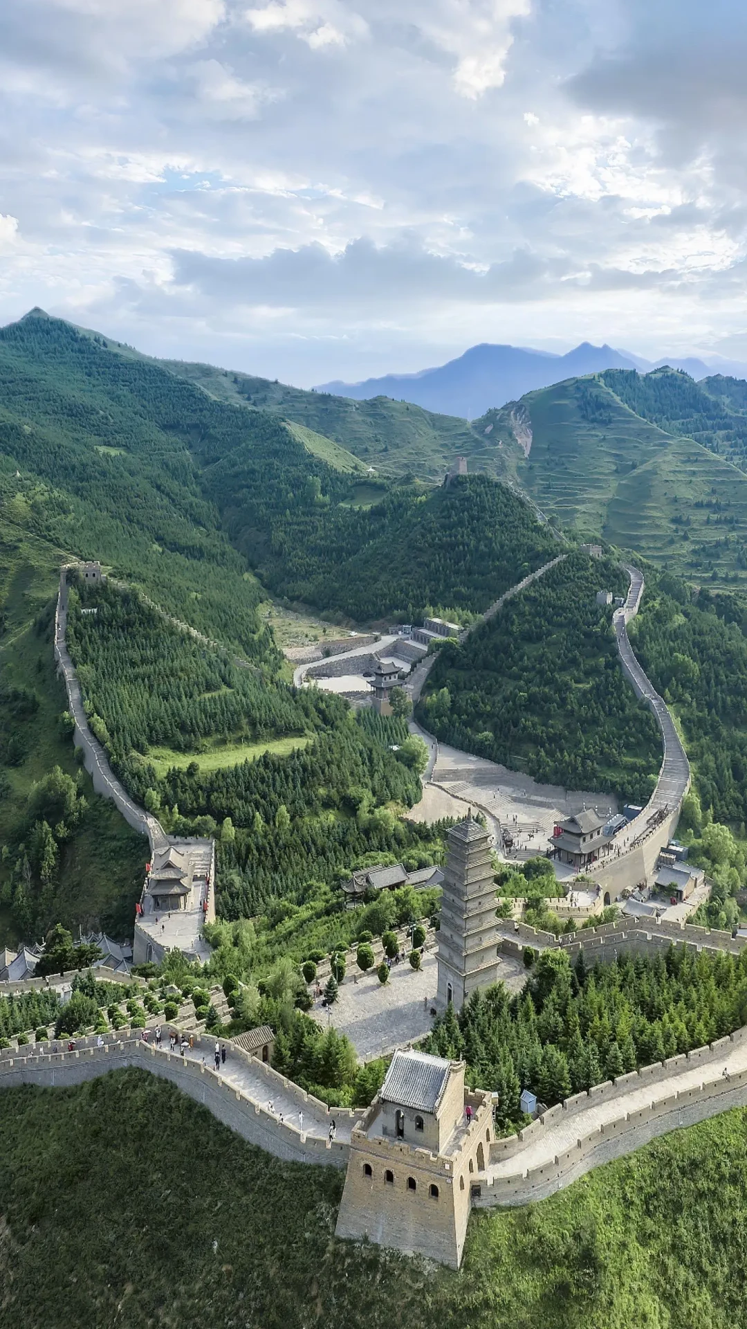《空枪》热映，乔峰又被聊起来了：金庸这张最大的王牌，哪一版值得重温