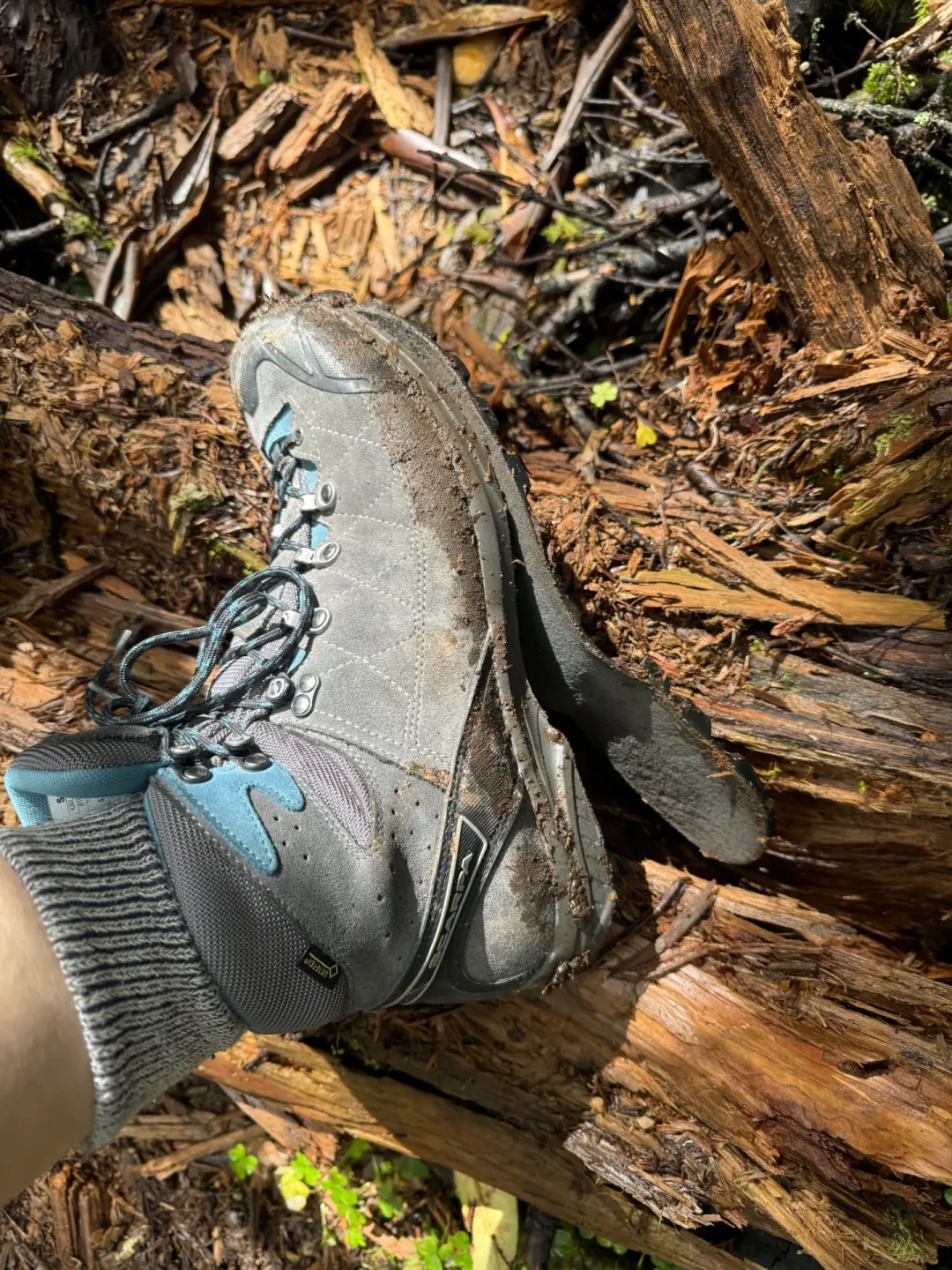 穿两次就掉底,也有人穿了8年还在穿:SCARPA冈仁波齐掉不掉底,看年份不看运气