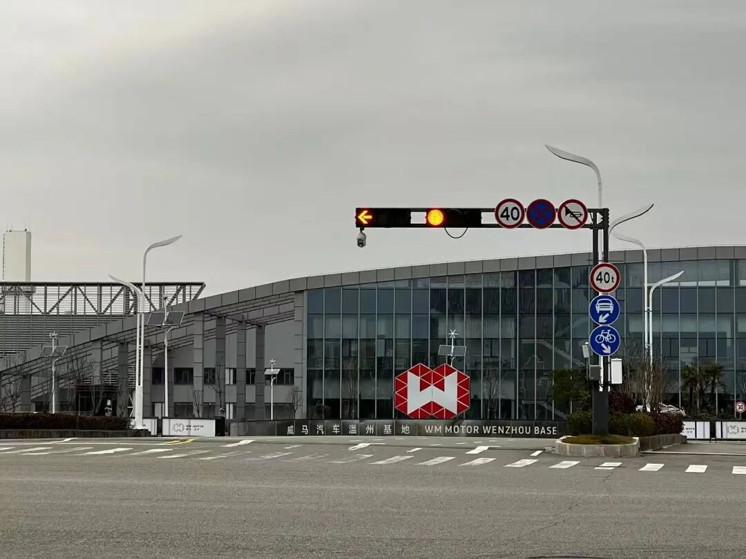许家印一审无期，魏建军那句“车圈恒大”翻红：别急着猜名字，先看这5个暴雷相