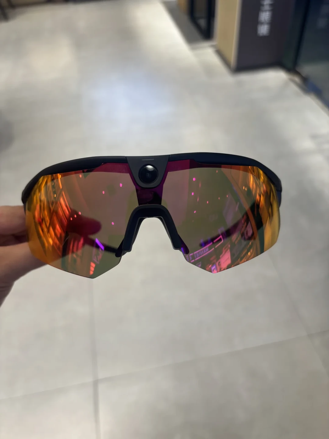 Oakley Meta 国内买不到,智能眼镜今年又首进国补:骑行圈刷屏的3000块“四合一”到底值不值?