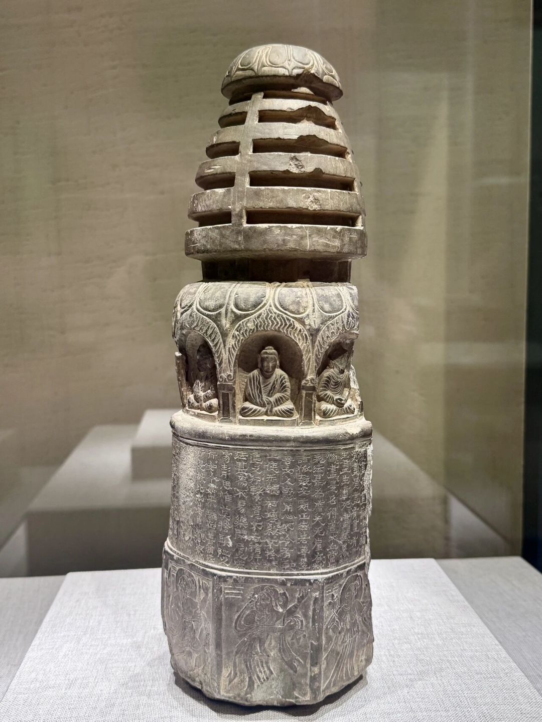 敦煌博物馆口碑分裂:一边说“没有镇馆之宝,不值得去”,一边抢早场预约进门,到底值不值?