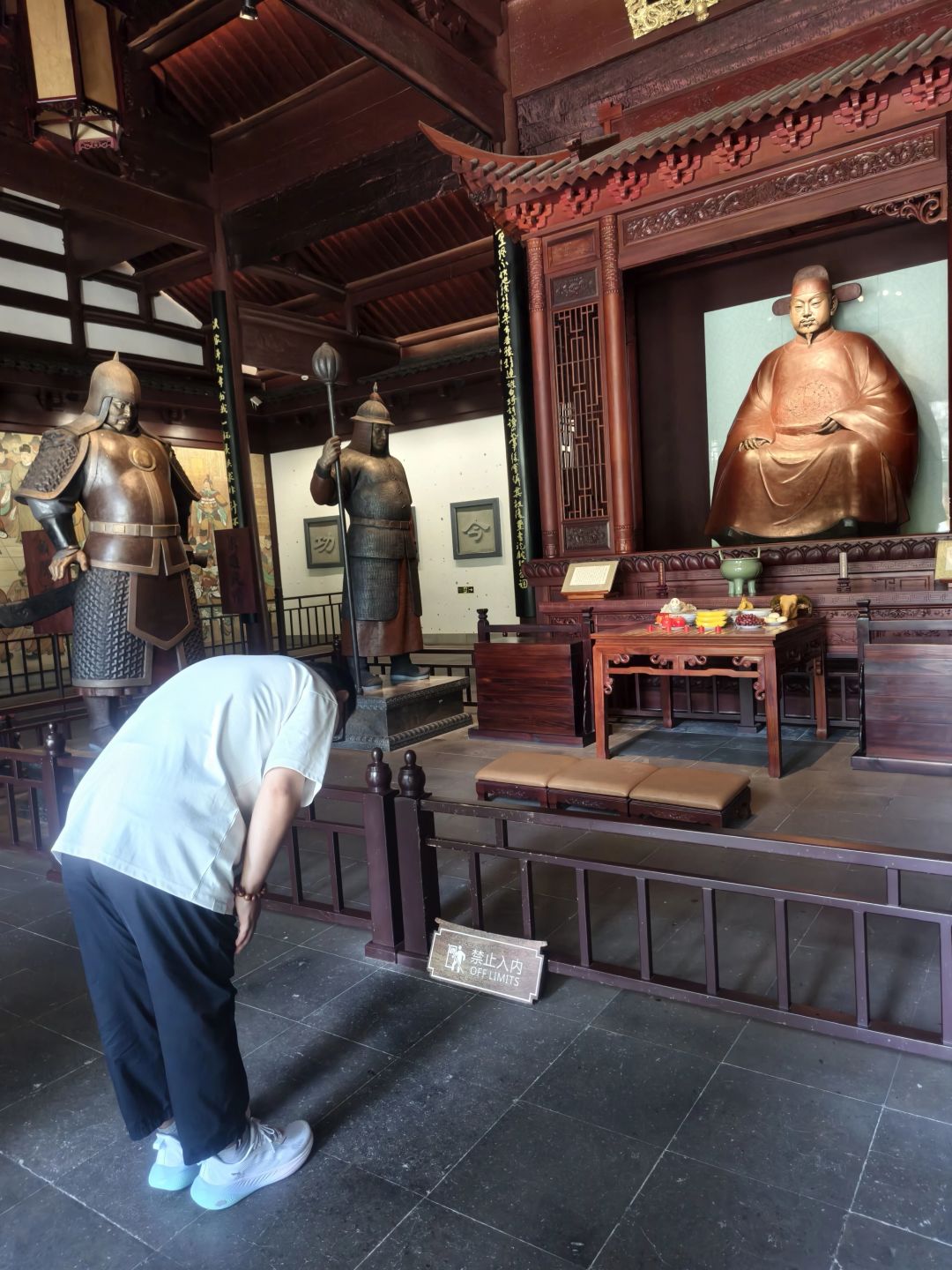 读完《明朝那些事儿》，为啥朱祁镇看起来“还不错”？吵了五年的这场架，把两边的账都算给你看