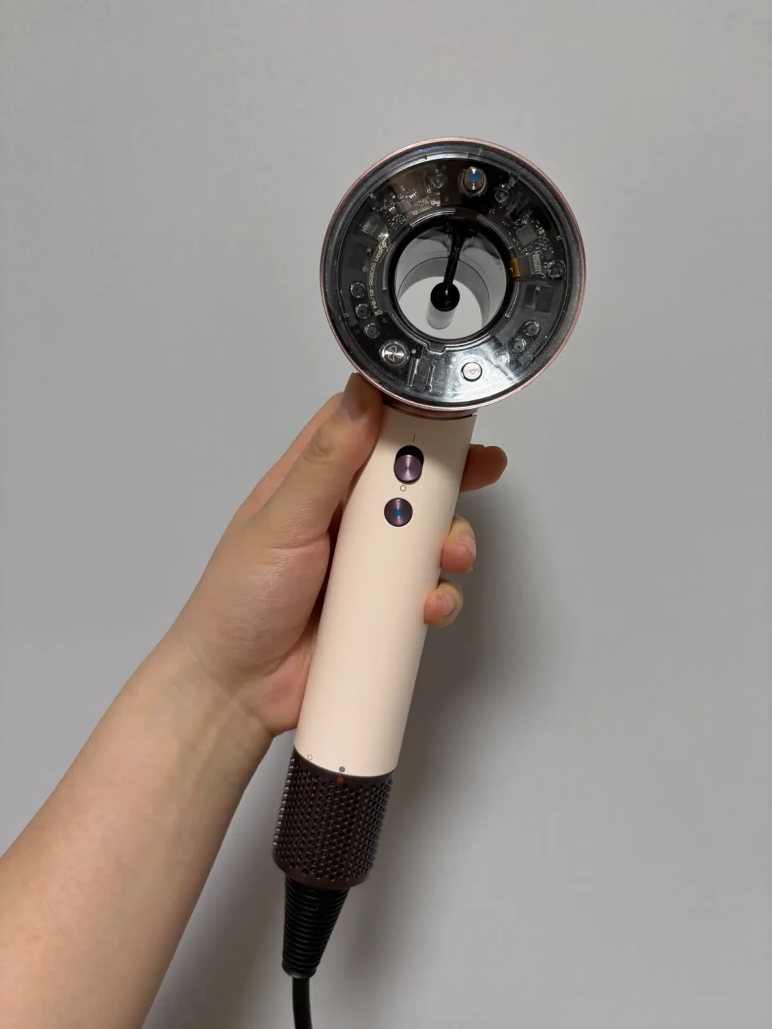 戴森HD16用了俩月想挂闲鱼?翻完全网30多条真实帖:一半的失望不是机器不行,是没搞懂这3件事