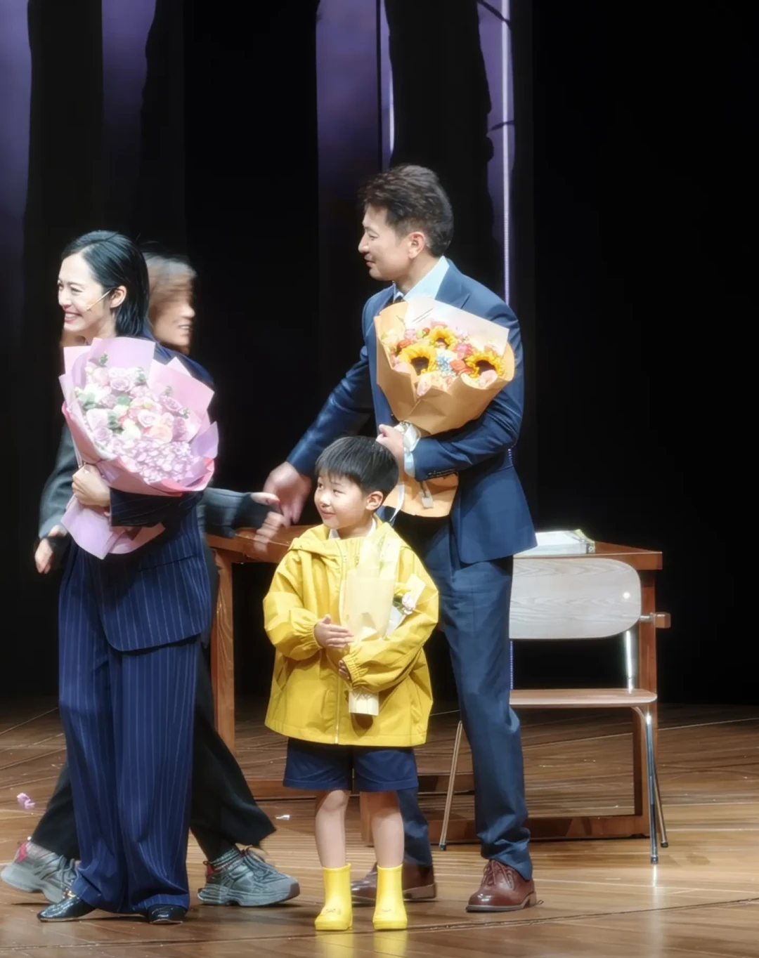 《初步举证》巡演开到北京:看过电影版,现场还值得追吗?买票前先算这三笔账