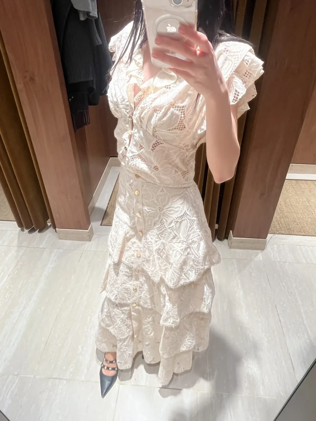 Sandro和Maje同门姐妹,其实是做给两种人的:风格、版型、买货时机一次讲清