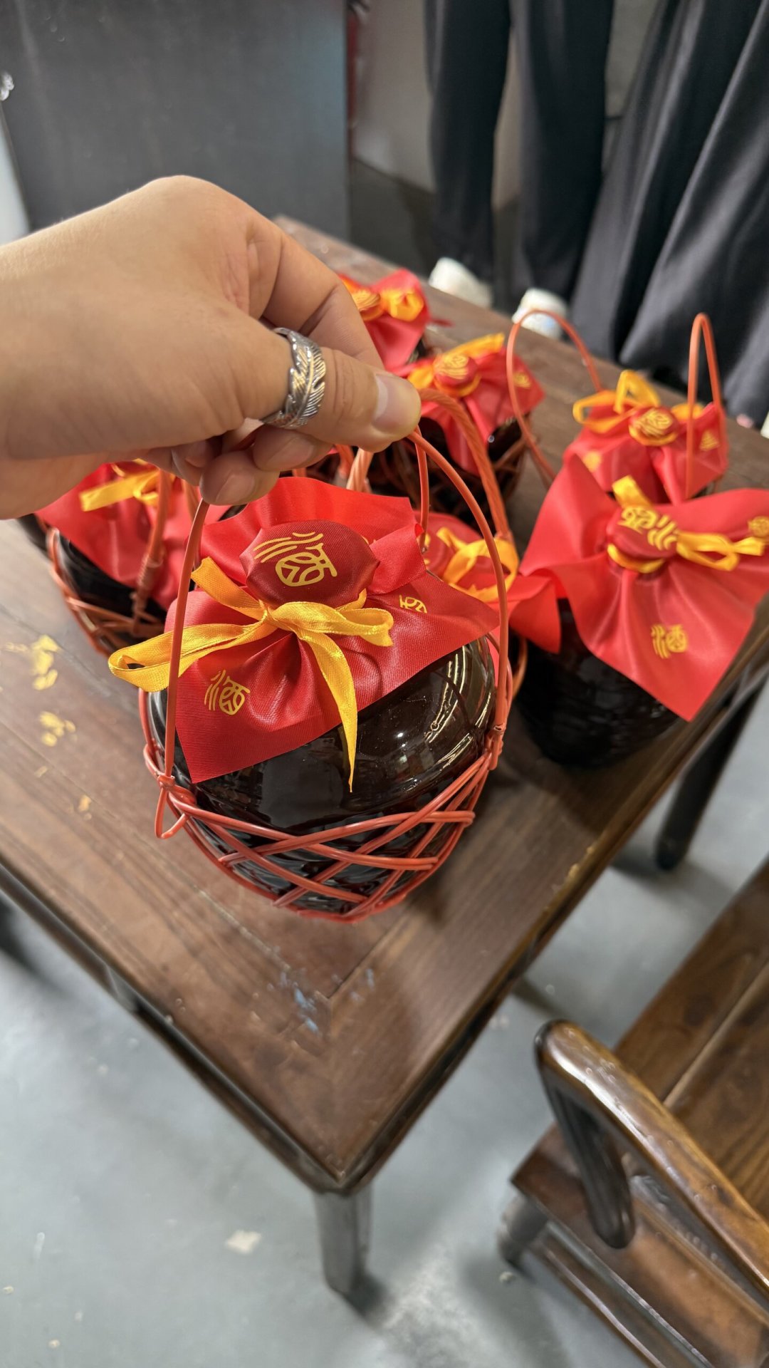 存了13年的黄酒,婚宴开坛全酸了: