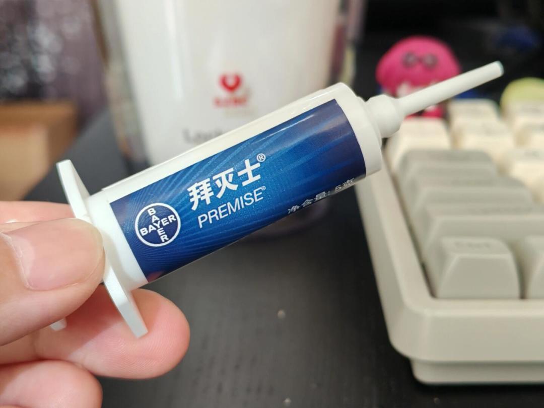 同一支拜耳蟑螂药，有人一窝端，有人骂