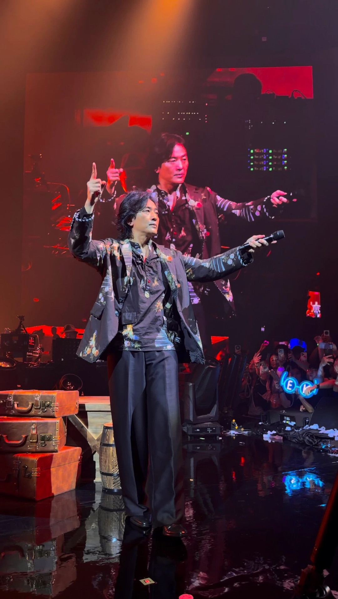 散场第四天,复盘帖还在刷屏:郑伊健澳门「Magic」音乐会那晚唱了什么,下一次在什么时候