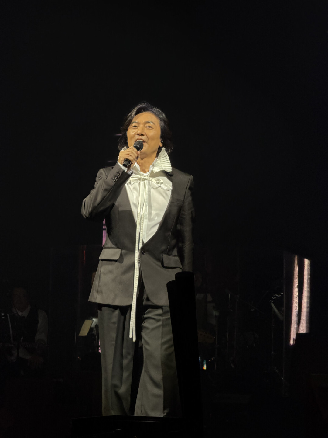 散场第四天,复盘帖还在刷屏:郑伊健澳门「Magic」音乐会那晚唱了什么,下一次在什么时候