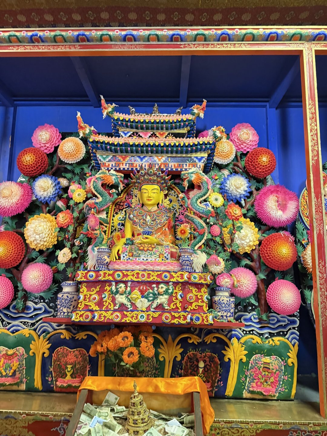 拉卜楞寺的40元怎么花明白:转经长廊免费、殿堂要听讲解、酥油花展期不等人