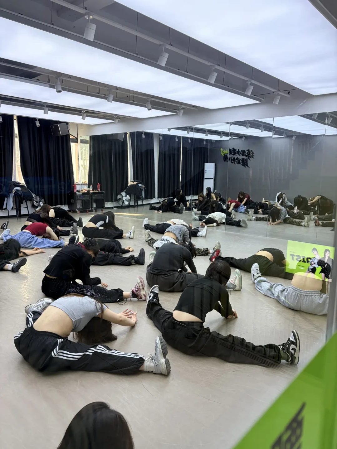 看完《舞蹈新风暴》心痒了?中秋国庆想学跳舞,先看看今年的集训价格和避坑清单