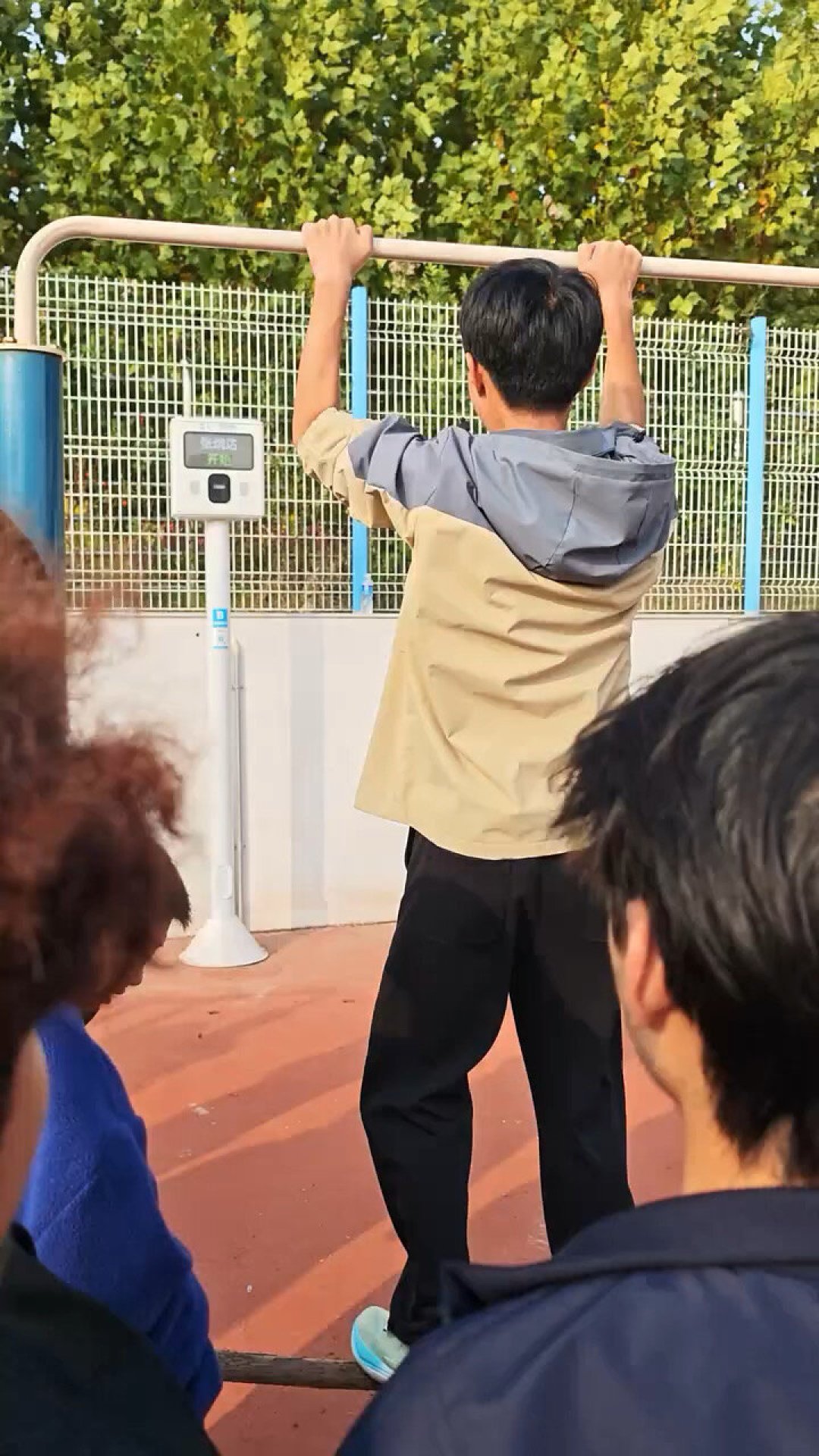 开学体测不到两周,孩子引体还是0个:先把这份冲刺路线和单杠避坑清单看完