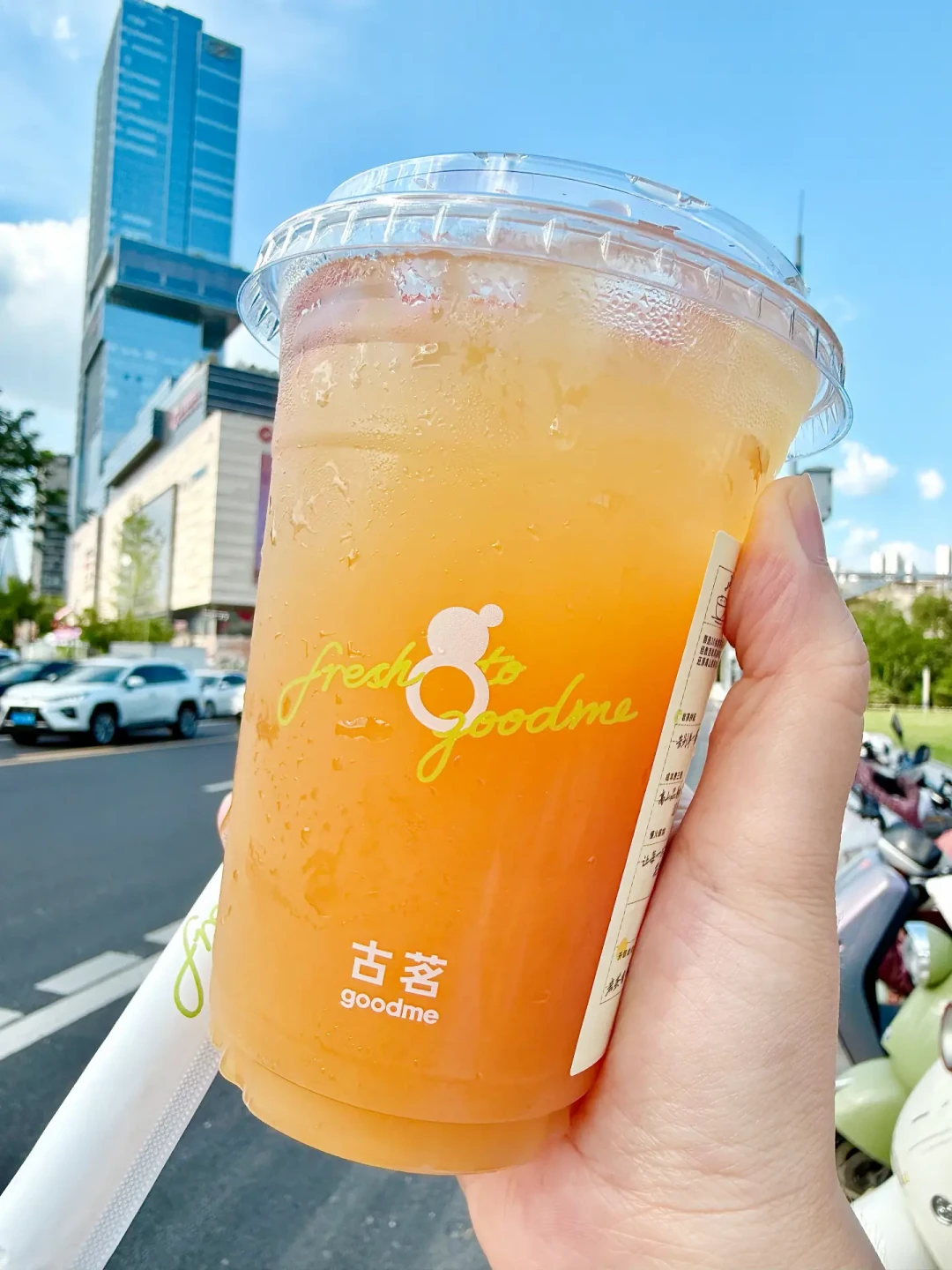 四家茶饮押注苹果乌龙,口碑已经吵翻:谁茶重、谁果浓、谁升糖,一篇看懂