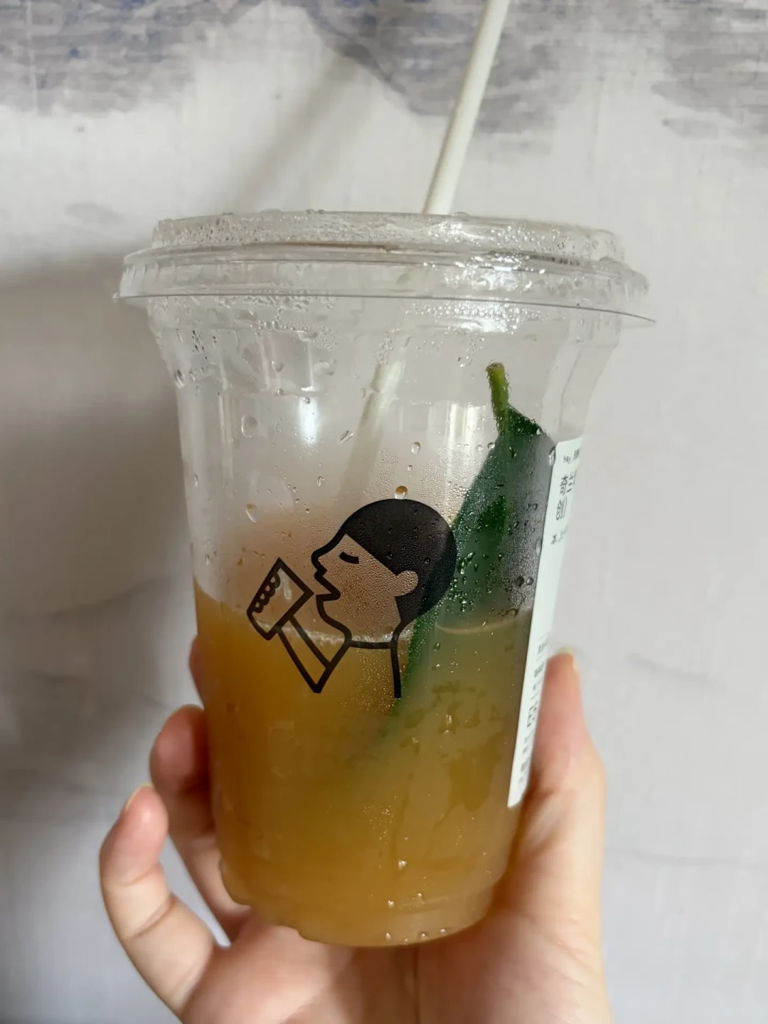 四家茶饮押注苹果乌龙,口碑已经吵翻:谁茶重、谁果浓、谁升糖,一篇看懂