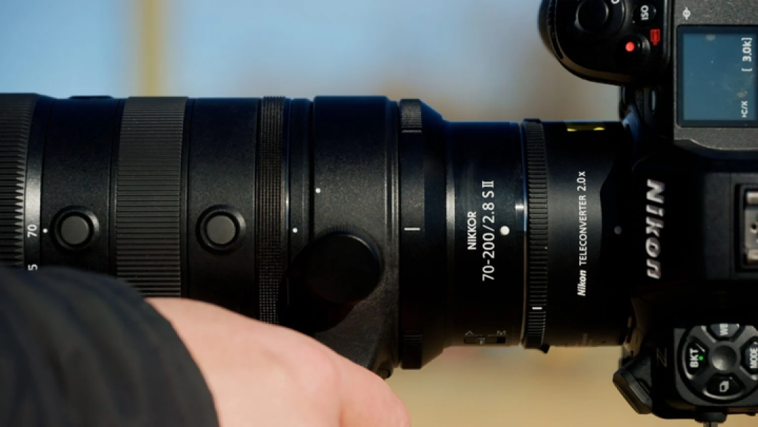 一代降价，二代回归正常价：尼康Z 70-200 f/2.8两代选择题，给四类人的答案