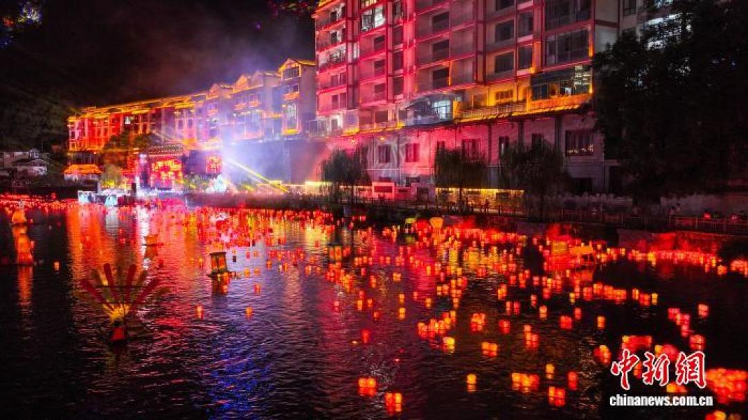 明天就是中元节:寺庙到底能不能去?同一天的三个名字、一笔花费、四个坑