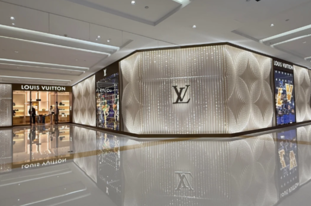 LVMH七个季度后终于转正,LV却悄悄降价7.8%:现在买LV还值不值?