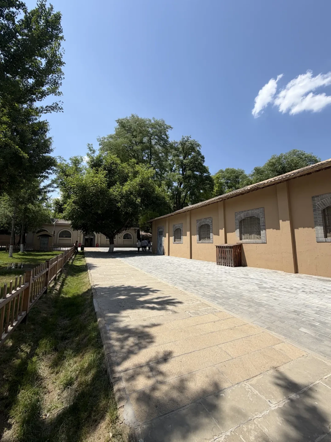 延安旅游进入今年难得的窗口期:8月13日到9月10日五大旧址免预约,但能不能玩到位看天气