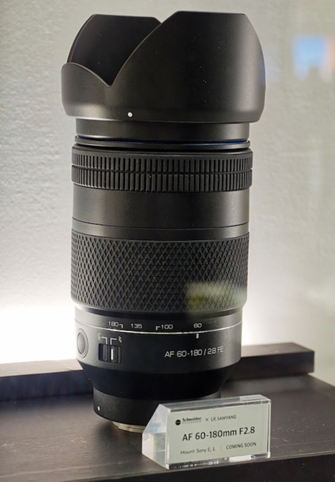 森养×施耐德60-180mm F2.8明日发布L卡口版:729克、5899元上下,但这支轻便长焦不是谁都能冲