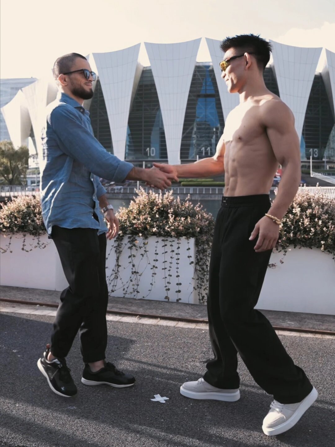 宋亚东的断头台遇上乌马尔的达吉斯坦摔跤:这周末UFC上海格斗周,降服技观赛指南