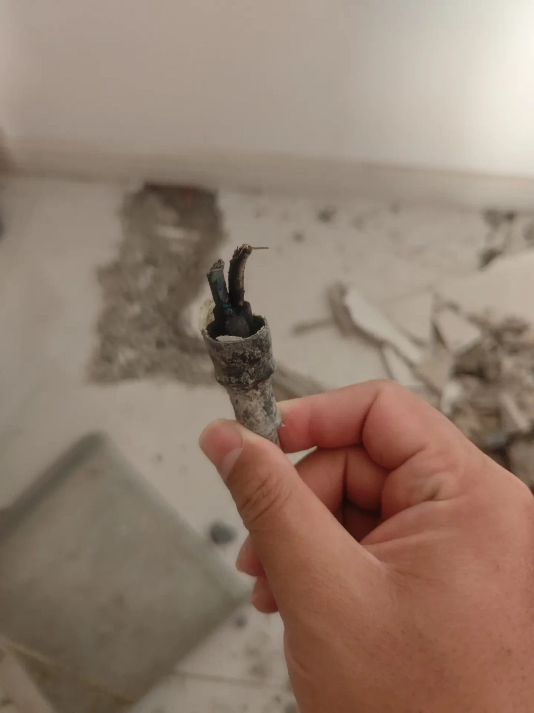 装修季展厅又在推“石墨烯地暖”:其实是电热膜,电费是热泵的2-3倍,但这3种房子能装