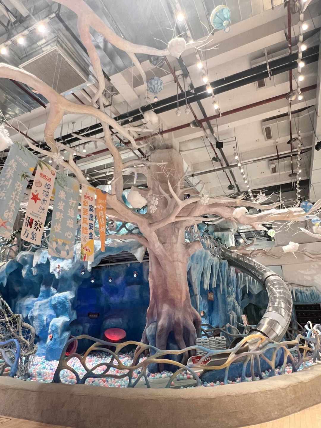 一趟两三百,探洞工场值不值?翻遍六城真实测评,把这笔账给你算清楚