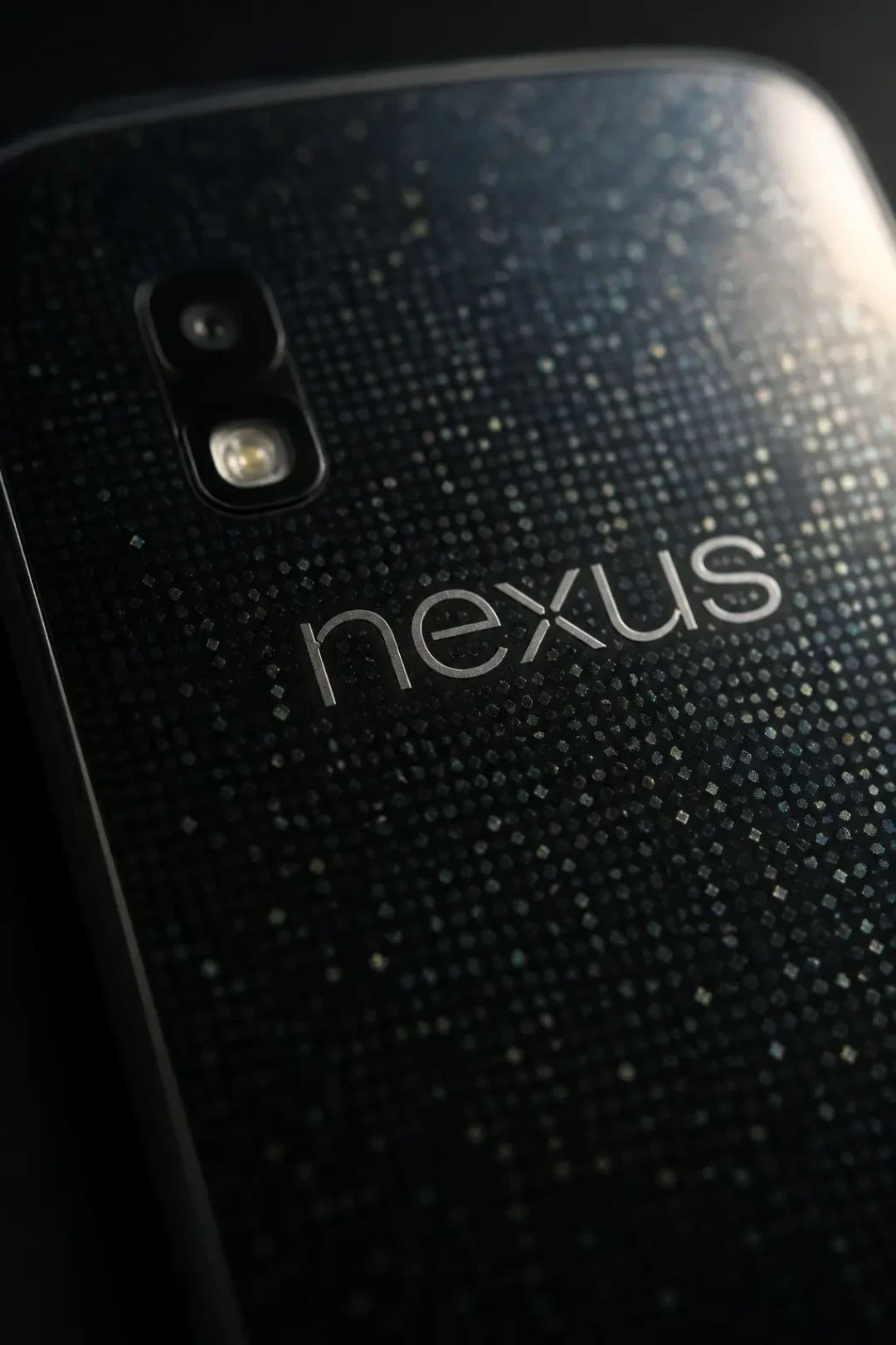 Pixel 11卖899美元,末代Nexus只要60元:买回家之后,2026年该怎么玩?