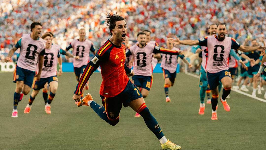 FIFA报价2.5亿美元被砍到6000万,分销进账约32亿元:这届世界杯,到底是谁替观众买了单