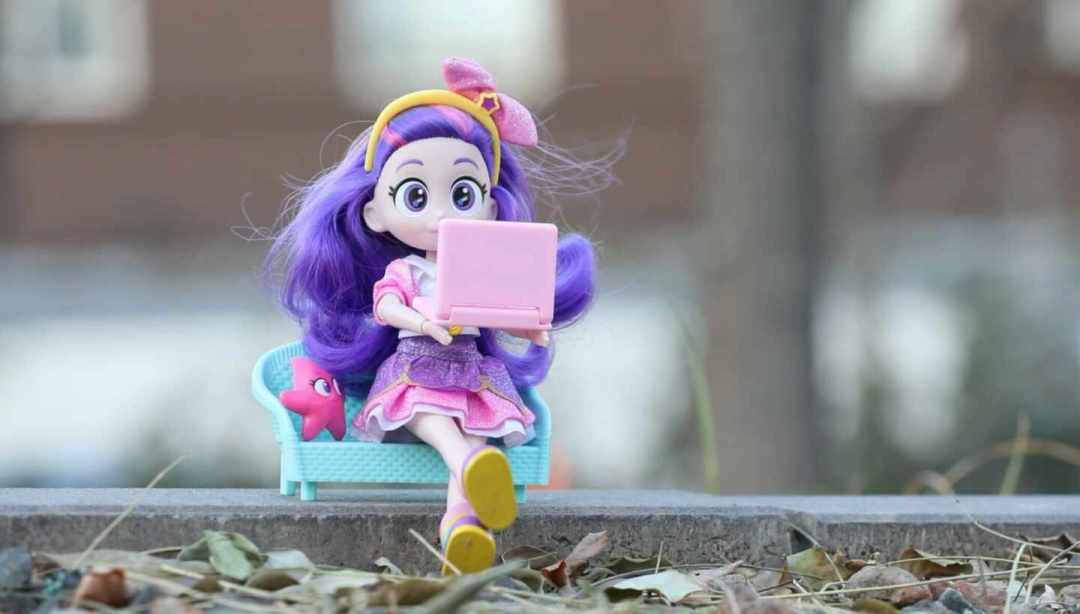 《我的同学是美人鱼》在央视少儿热播:孩子为7位公主上头,开学前的玩具钱这样花