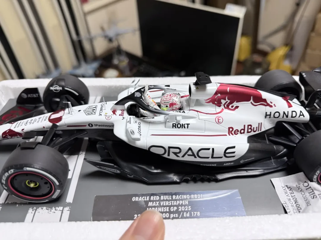 F1车模选Spark还是迷你切?翻了全网十几条实测对比,2026年的答案变了
