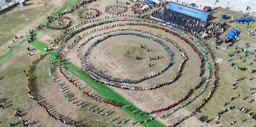 4510米上1105人刚跳出世界纪录:锅庄,正在变成