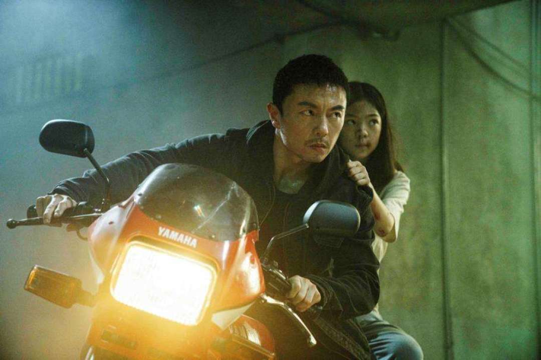 《火遮眼》刚过2亿但其实已经回本，《功夫女足》6.6分却破了20亿：2026年动作片的赚钱方式分成了三条路
