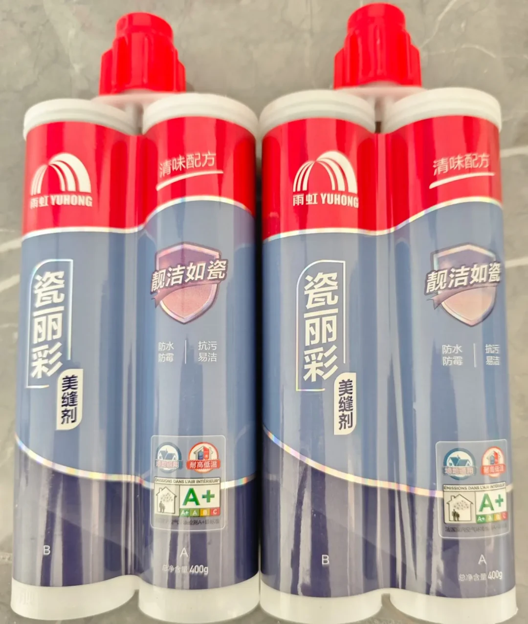美缝，一边坚持环氧彩砂才是正统，一边砸钱上聚脲赌“永不变黄”：翻完四平台60多篇帖子和十几条真实报价，我把4种材料、2种计价口径、自己做还是找师傅的钱都理清了