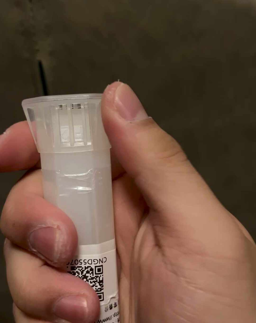 锥盖飞了、底盖掉了,客服让你拿502粘:翻遍威克多悬浮手柄的投诉帖,买拍前先把这四件事做了