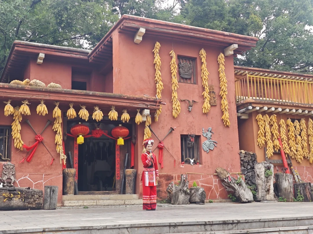 云南民族村进入“节后模式”:暑假最后一周,这90元门票还值不值?附费用清单和避坑指南
