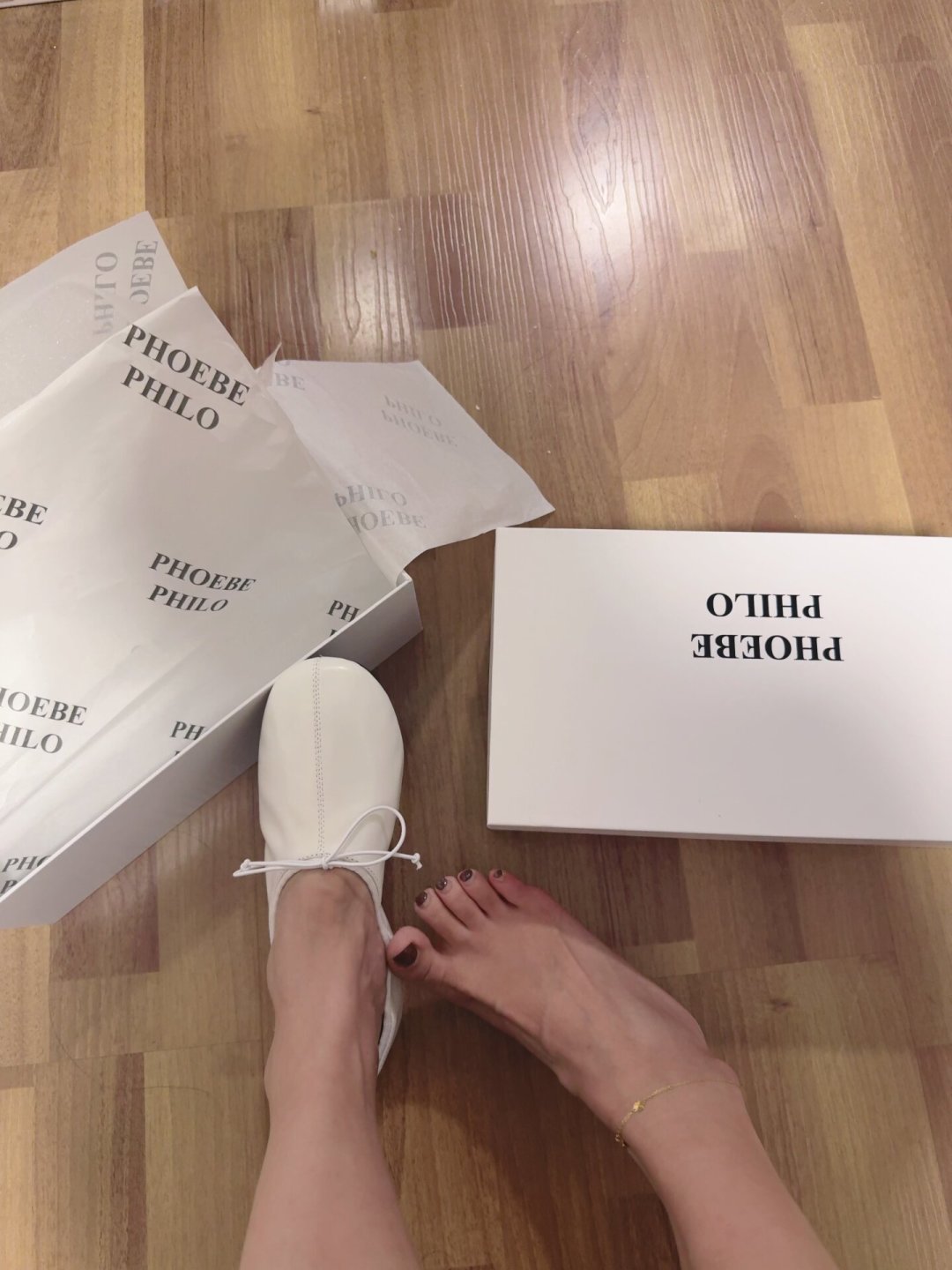 一只包卖8500美元的 Phoebe Philo 终于降价了:这折扣季,买什么、去哪买、谁别硬上