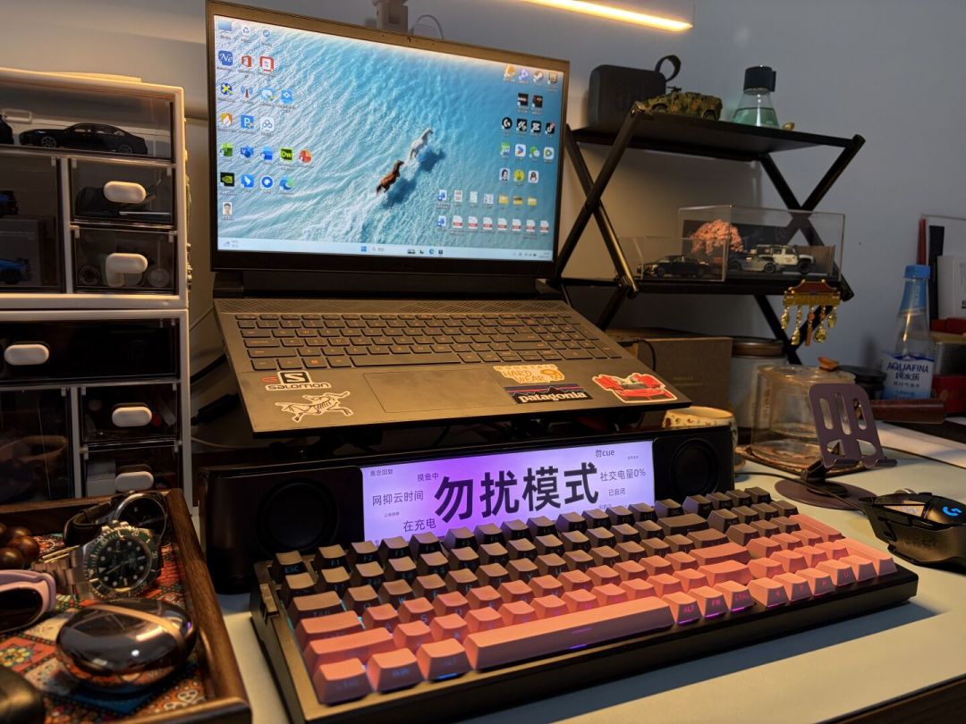 这周桌搭热门前40条视频11条是音箱，评论区都在问歌词显示：深渊镜回音壁下单前，先想清它是什么、为谁买、放哪用