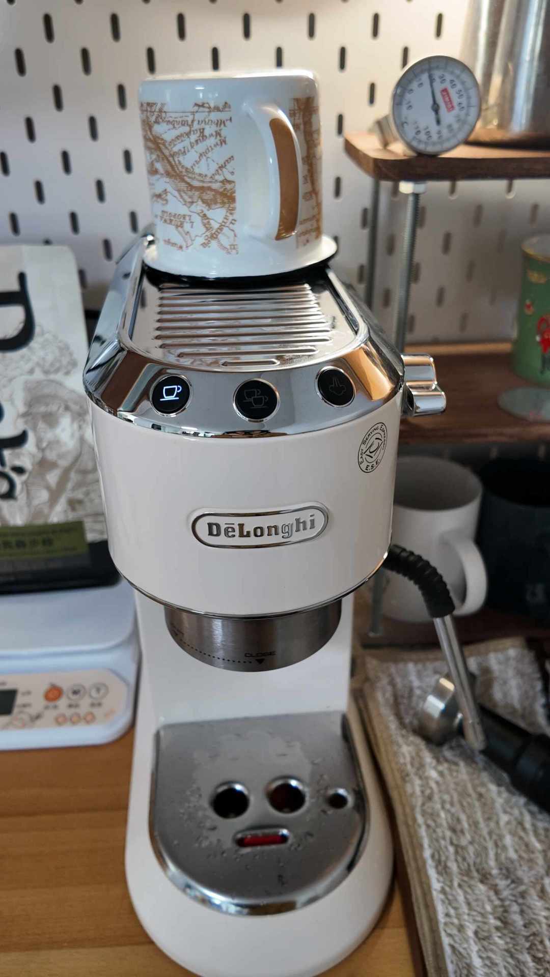 说好6000买的，不到一个月2900出：我翻完闲鱼和小红书的二手咖啡机出闲置帖与捡漏帖，把能覆盖风险的差价线算出来了