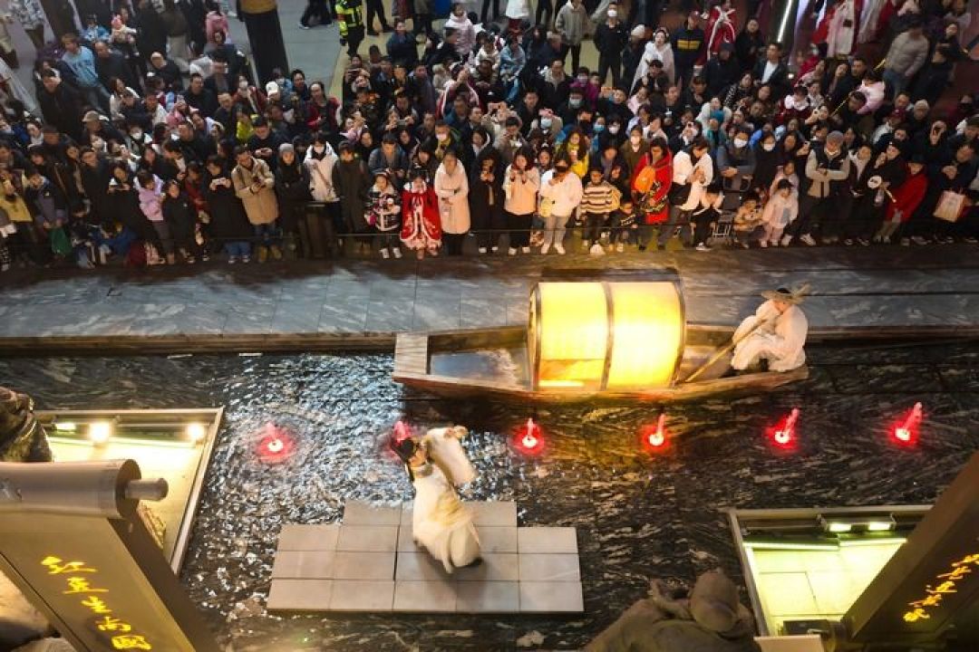 西安汉服避雷帖获2.7万赞：我们翻了4个城市的投诉帖，把景区妆造的加价套路整理成了一份清单