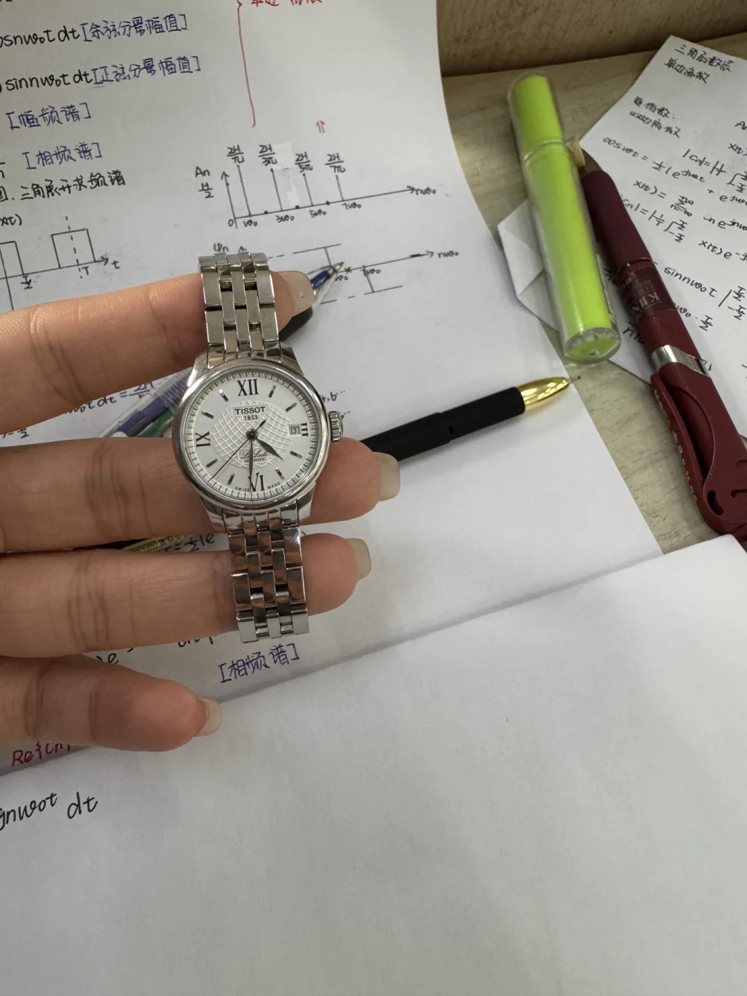 “忍不住想买机械表”在知乎有81万播放:先别急着被劝退或种草,看完这四笔账和两份清单再下单