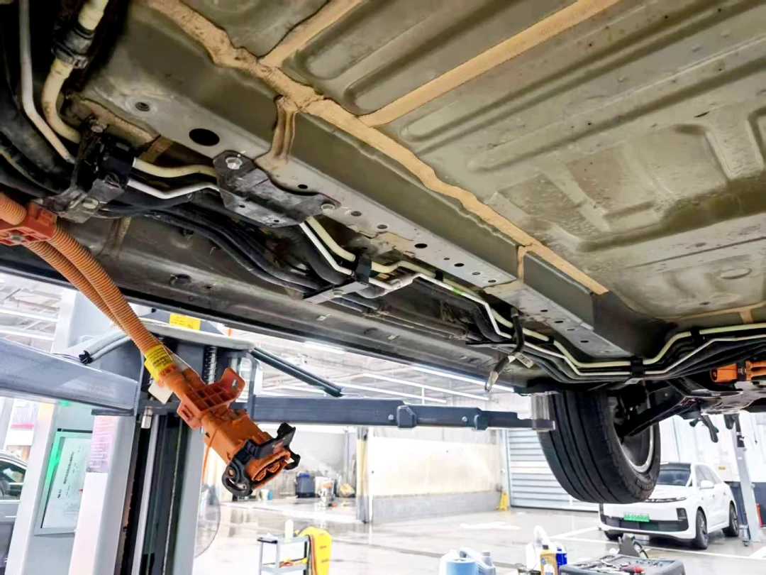 理想ONE的终身质保只剩4个月能转新车:9月新MEGA、i9扎堆来,老车主这三笔账我替你算好了