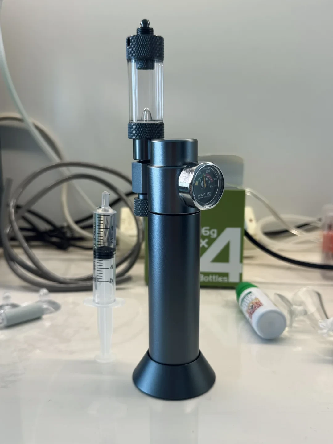泡腾片被骂智商税，灭火器被捧成省钱天花板：翻完60多条草缸供碳记录，六条路的钱和坑都在这张表里