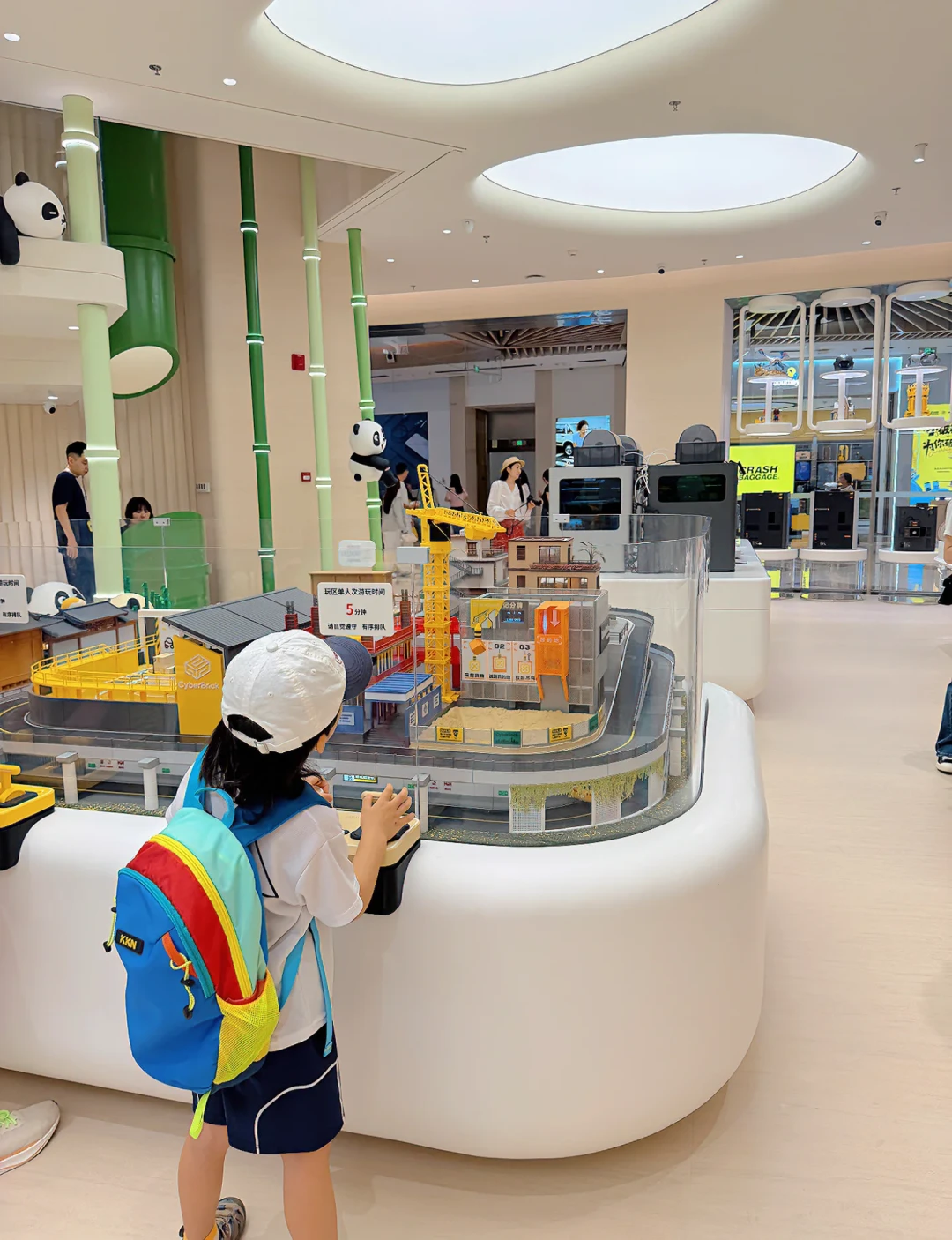 拓竹全国开出200多家店，周末上课要排队：3D打印机终于能“试驾”了，但掏钱前得先想清楚这件事