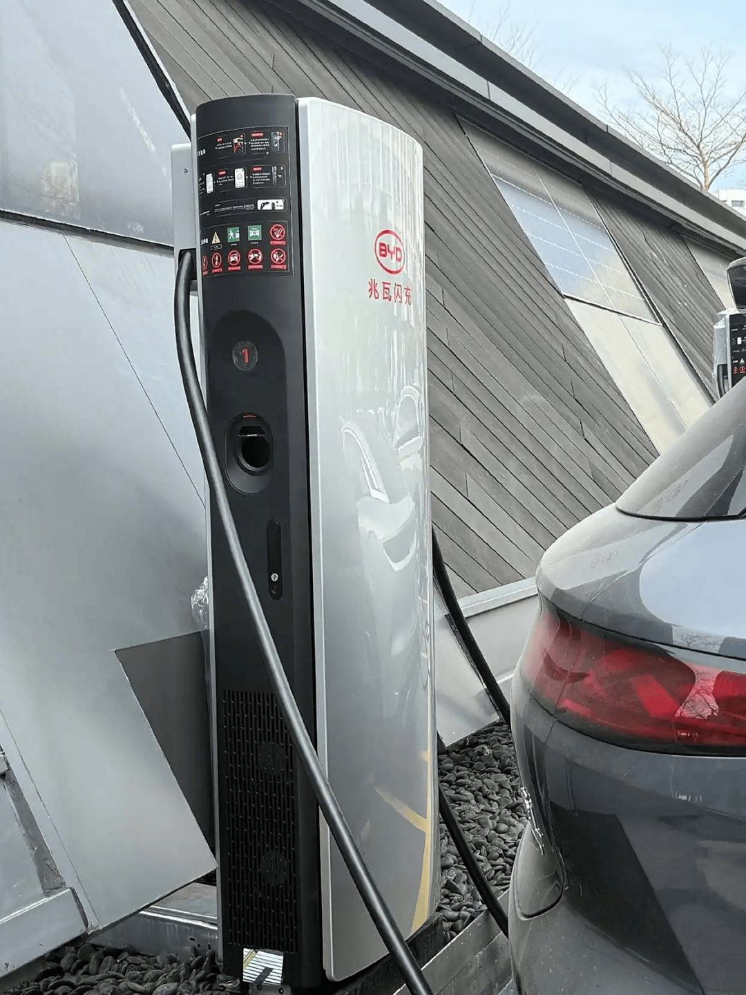 桩标720kW,实际只充129kW:充电速度的四道关卡,插枪前先搞懂