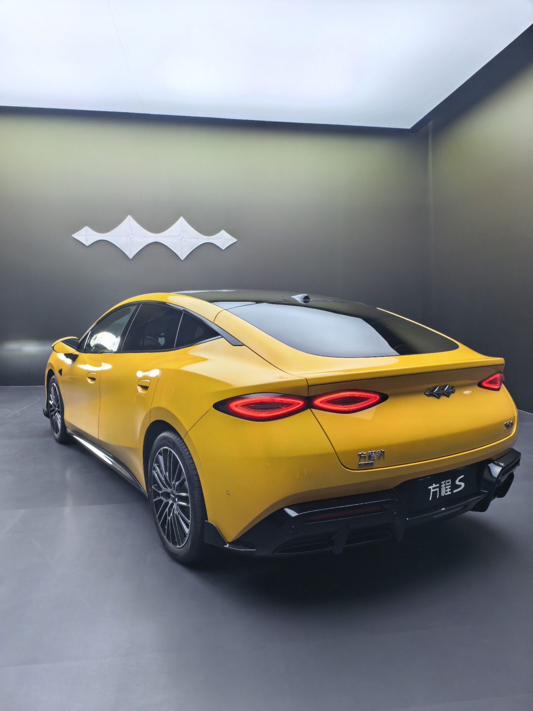 方程S成都车展预售23-28万，评论区高赞押正式价19-24万：意向金能退，但这3件事先想清楚