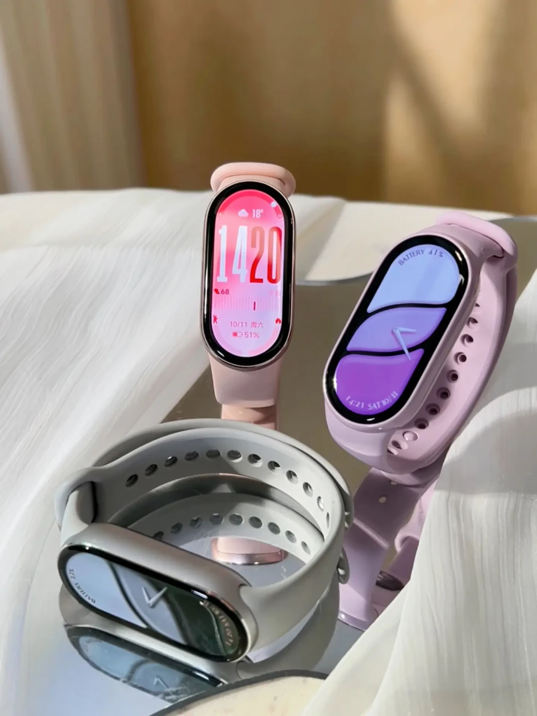 一个缺货涨到289元，一个国补跌到152元：小米手环10对华为手环11，分岔路口我把续航、健康和生态都比了