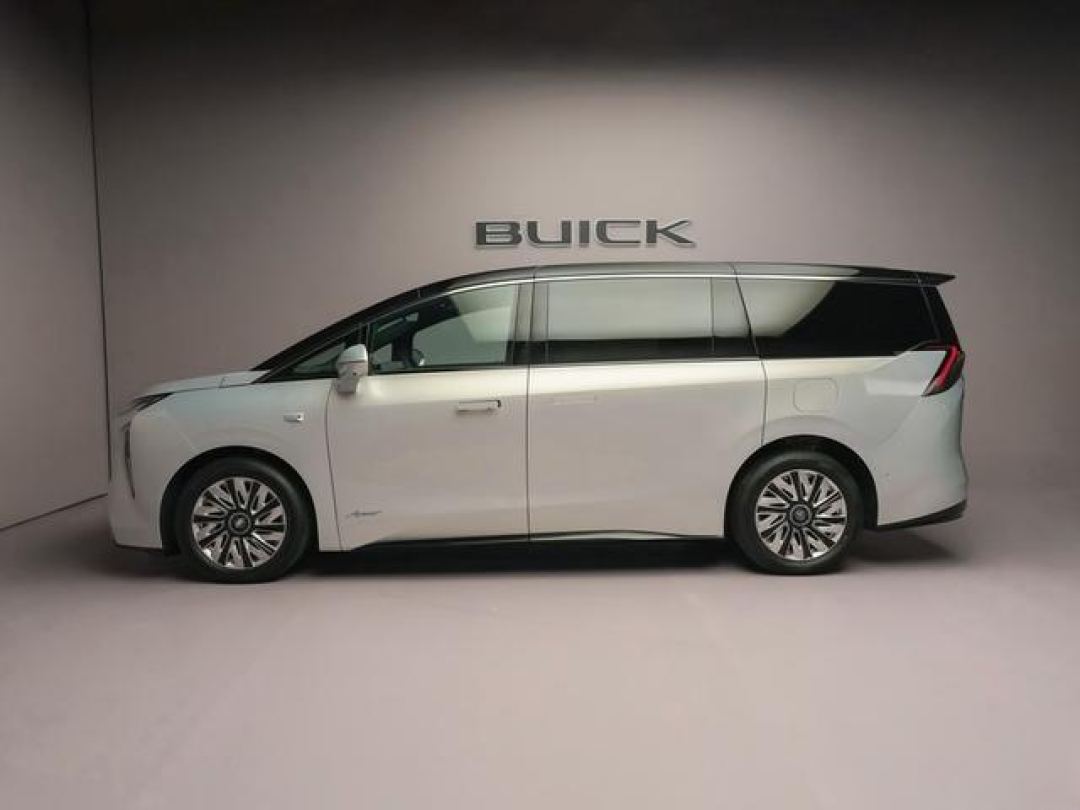 苏炳添提了个别克第220万台MPV:亚洲最快的人,选了台“慢”车,还不是代言