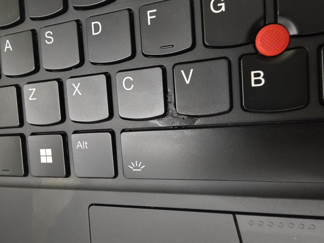 “二手ThinkPad默认是翻新的”:我把全平台的验机帖翻了一遍,整理出当场能查的5项和用一周才暴露的3类暗病